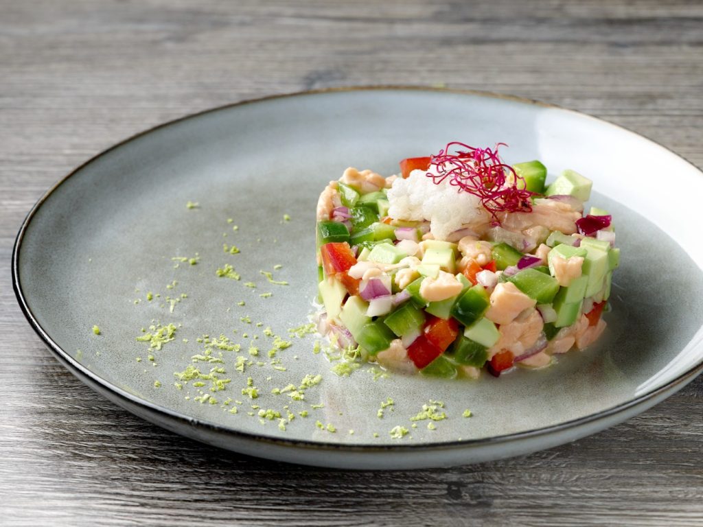 Ceviche od lososa i avokada