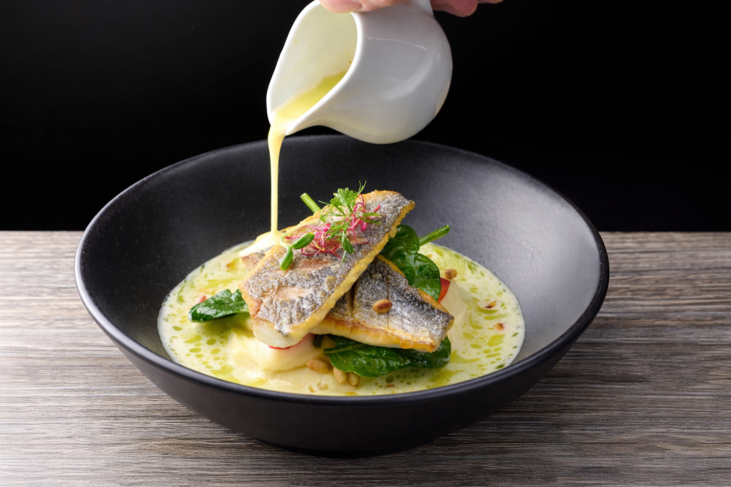 File orade, mousse od krumpira s mladim špinatom i rajčicom