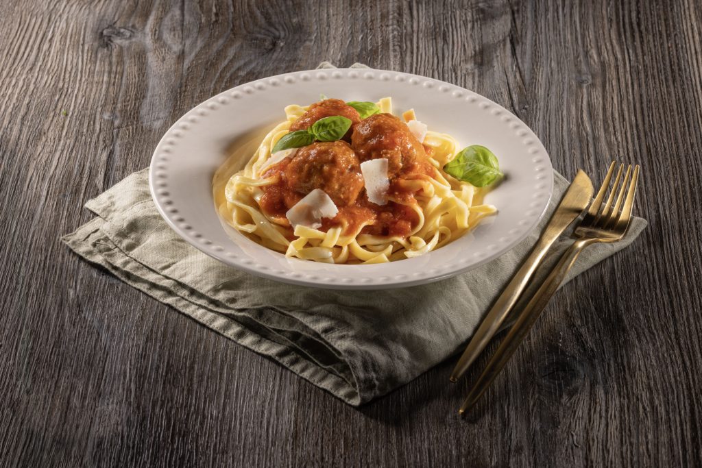 Mesne okruglice u šugu s tjesteninom