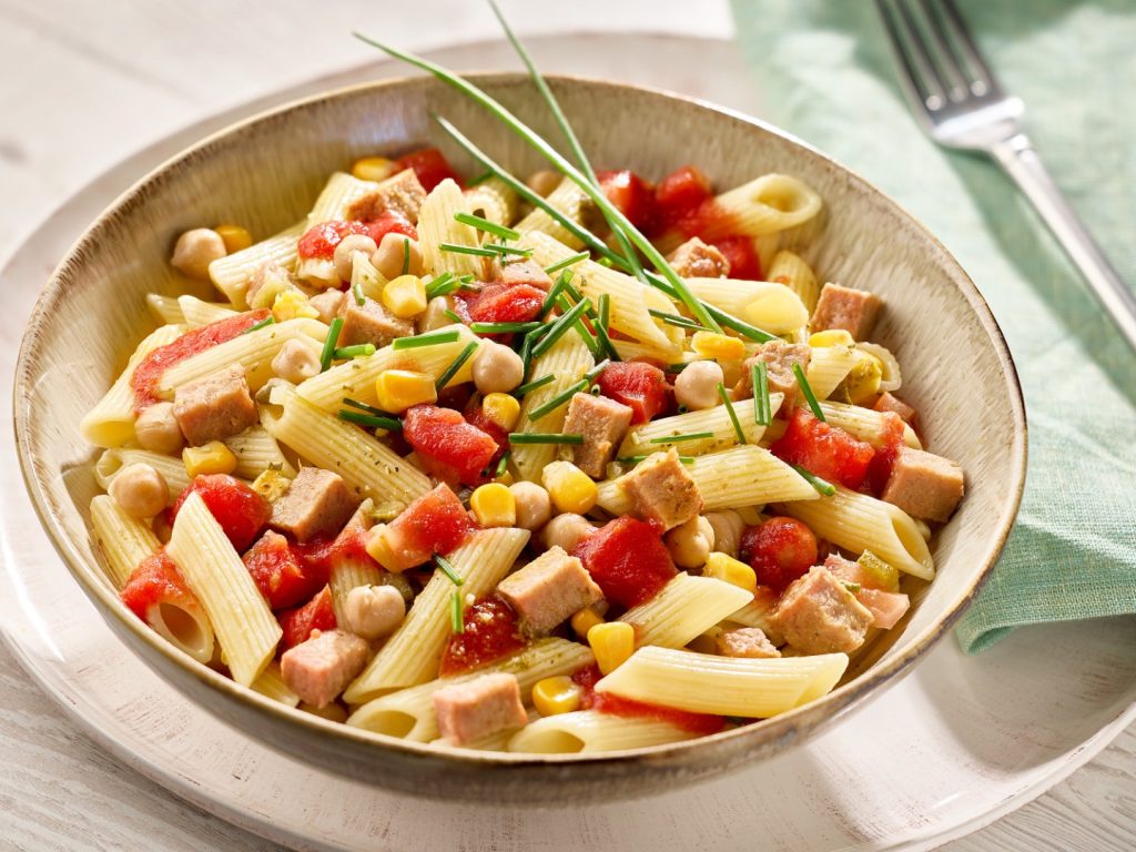 Salata s povrćem i talijanskim dressingom